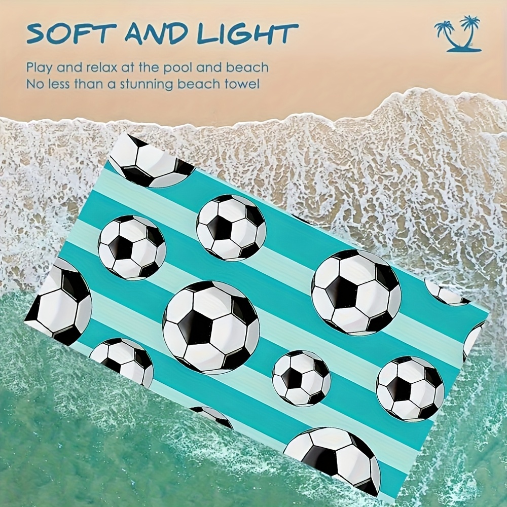 파란색 배경에 축구공이 있는 초대형 마이크로파이버 비치 - Beach Towel Large 리뷰 및 가격